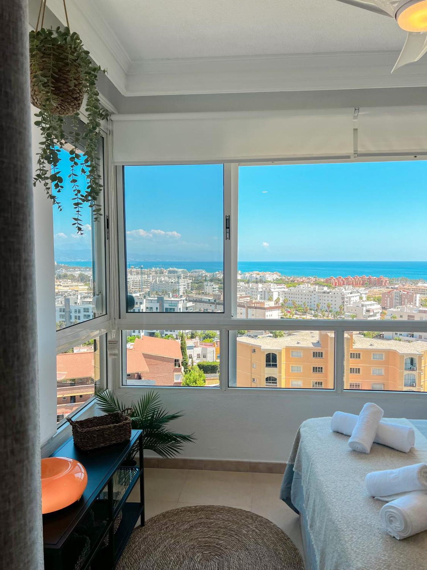 Appartement Cozy Flat With Sea Views La Torre à Torremolinos Extérieur photo